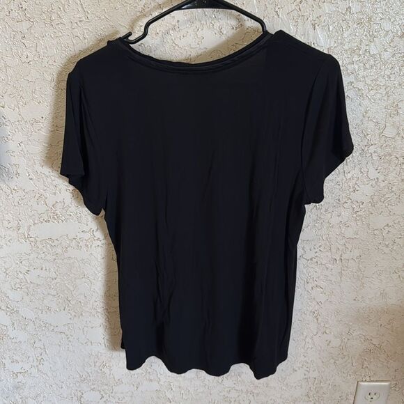 WHBM Manhattan Tees in Black and Grey - Picture 8 of 16